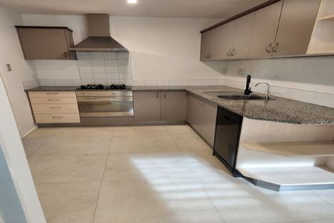 Photo of property in 28 Ballymore Drive, Pinehill, Auckland, 0632
