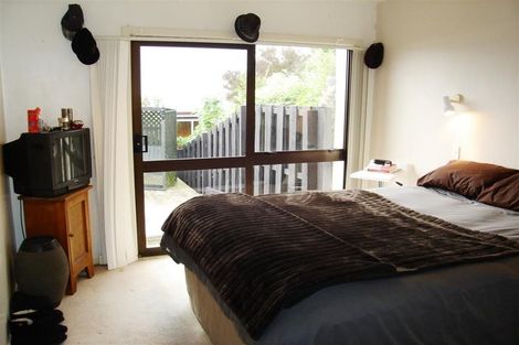 Photo of property in 2/2 Brigid Place, Mount Pleasant, Christchurch, 8081