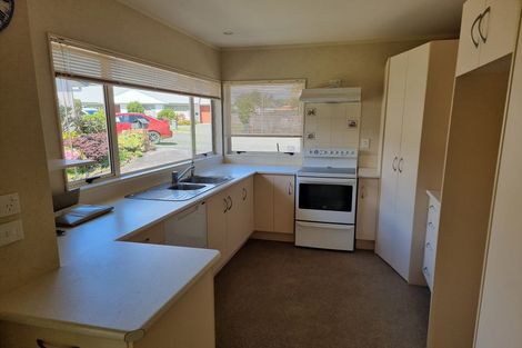 Photo of property in 8 Noone Close, Onerahi, Whangarei, 0110
