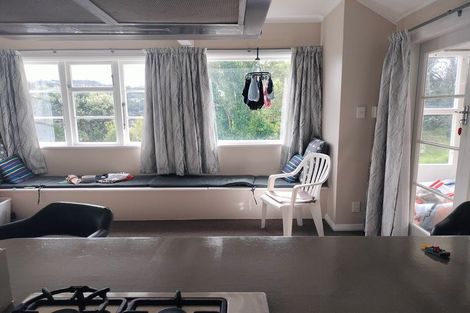 Photo of property in 11 Miles Crescent, Newlands, Wellington, 6037