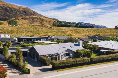 Photo of property in 4 Mcivor Lane, Lake Hayes, Queenstown, 9304