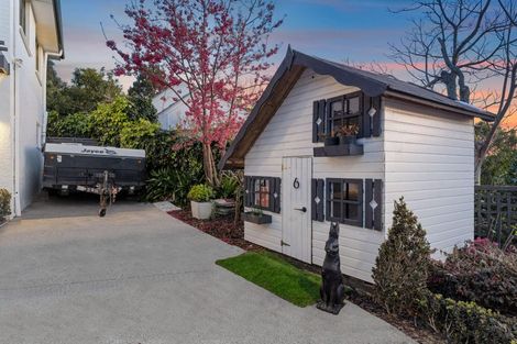 Photo of property in 6 Liston Crescent, Cockle Bay, Auckland, 2014