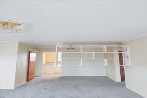 Photo of property in 1/36 Blacklock Avenue, Henderson, Auckland, 0612