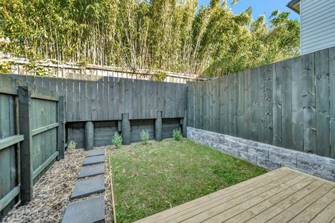 Photo of property in 2/106 Triangle Road, Massey, Auckland, 0614