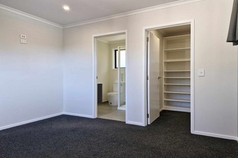 Photo of property in 21 Sycamore Grove, Lower Vogeltown, New Plymouth, 4310