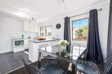 Photo of property in 11 Kellett Road, Ranui, Auckland, 0612