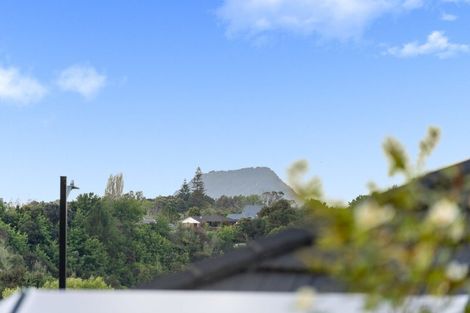 Photo of property in 18 Sam Heywood Place, Pyes Pa, Tauranga, 3112