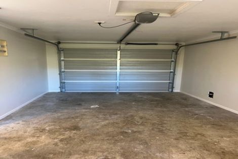 Photo of property in 25 Elder Place, Massey, Auckland, 0614