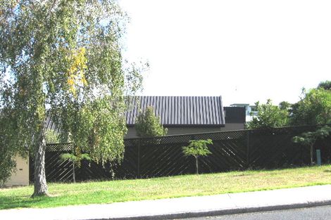 Photo of property in 84 Seaview Road, Castor Bay, Auckland, 0620