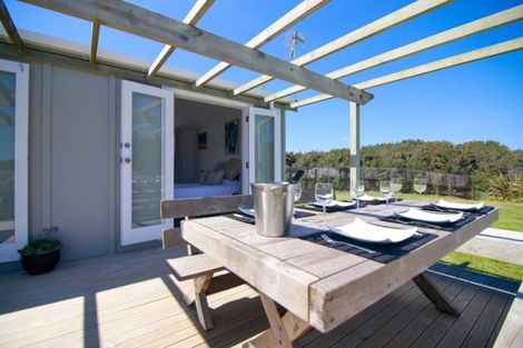 Photo of property in 5 Te Awe Awe Grove, Himatangi Beach, Foxton, 4891