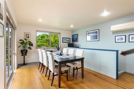 Photo of property in 8 Rauhuia Crescent, Parau, Auckland, 0604