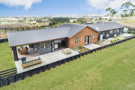 Photo of property in 174 Cameron Town Road, Pukekohe, 2678