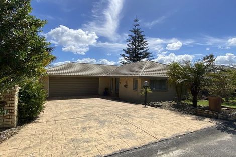 Photo of property in 74 Kingdale Road, Henderson, Auckland, 0610