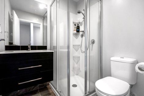 Photo of property in 27 Tokai Place, Glen Eden, 0602