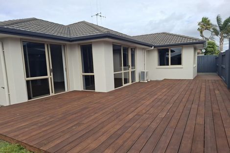 Photo of property in 14 Beachmere Place, Papamoa Beach, Papamoa, 3118