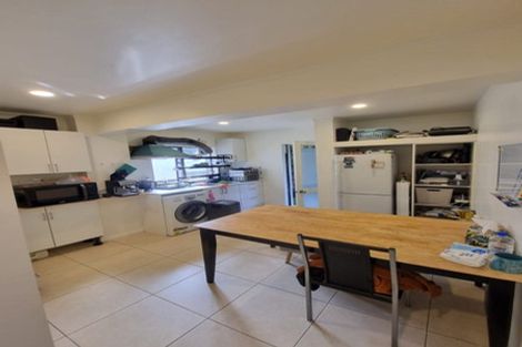 Photo of property in 15a Glen Vista Place, Bayview, Auckland, 0629