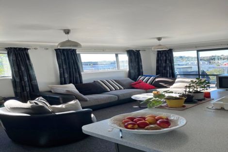 Photo of property in 16a Woodall Place, Totara Vale, Auckland, 0627