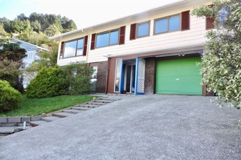 Photo of property in 4 Katarina Grove, Tawa, Wellington, 5028