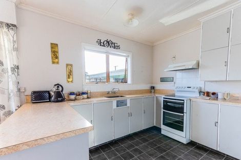 Photo of property in 38 Konini Street, Tawhero, Whanganui, 4501
