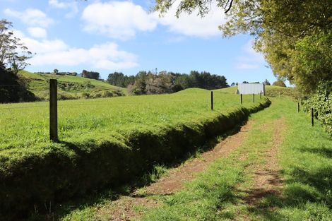 Photo of property in 114 Ackworth Road, Lepperton, New Plymouth, 4373