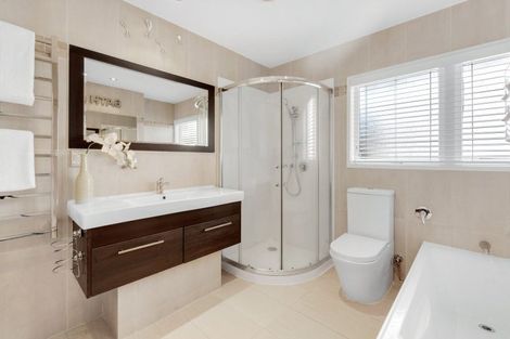 Photo of property in 8 Tuscan Place, Half Moon Bay, Auckland, 2012