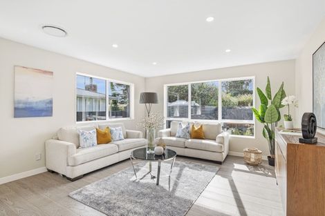 Photo of property in 538a Glenfield Road, Glenfield, Auckland, 0629