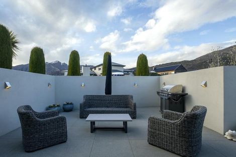 Photo of property in 22 Advance Terrace, Arrowtown, 9302