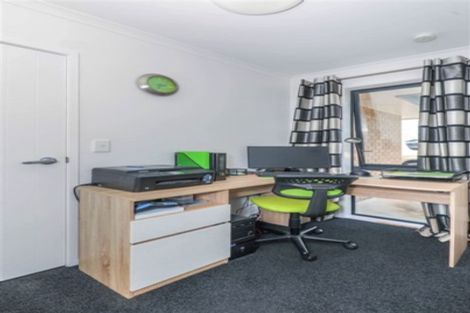 Photo of property in 5 Ribbonwood Close, Te Kauwhata, 3710