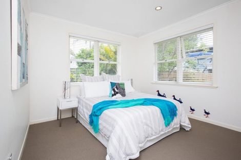 Photo of property in 1/19 Becroft Drive, Forrest Hill, Auckland, 0620