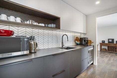 Photo of property in 300 Kitchener Road, Pukekohe, 2120