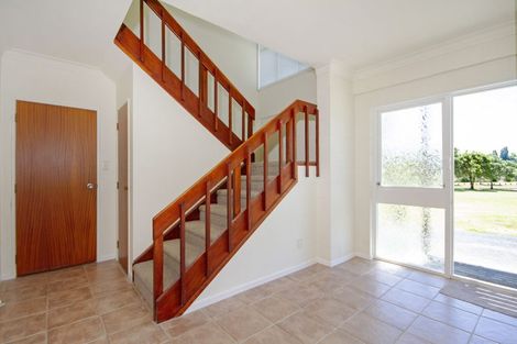 Photo of property in 1/2 Sylvan Avenue, Northcote, Auckland, 0627