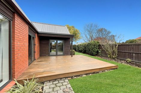 Photo of property in 2/87 Merrin Street, Avonhead, Christchurch, 8042