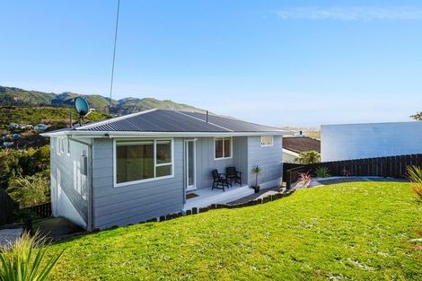 Photo of property in 49 Handyside Street, Tawa, Wellington, 5028