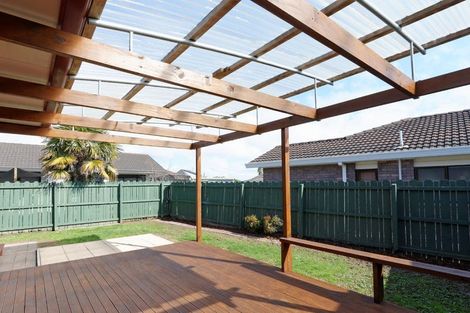 Photo of property in 2/36 Golfland Drive, Golflands, Auckland, 2013