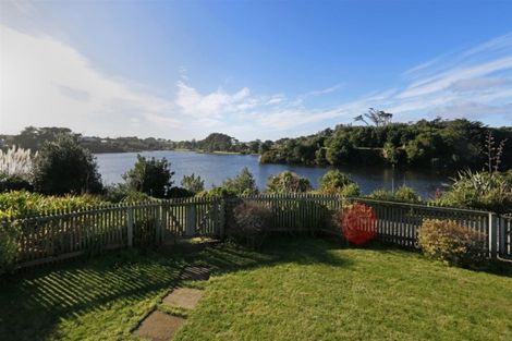 Photo of property in 5 Layard Street, Opunake, 4616