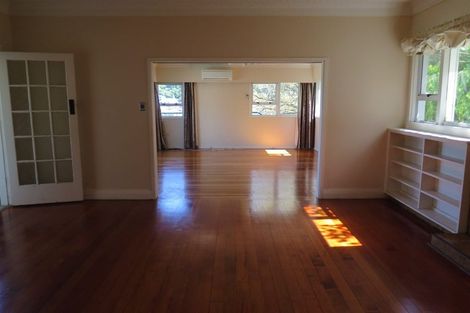 Photo of property in 28 Melbourne Road, Island Bay, Wellington, 6023