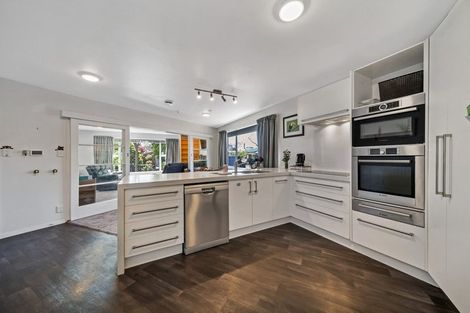 Photo of property in 21 Kent Lodge Avenue, Avonhead, Christchurch, 8042