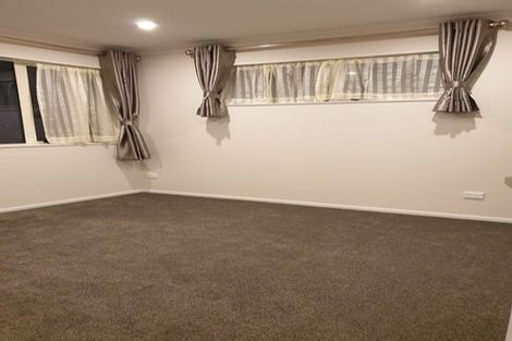 Photo of property in 7 Marco Place, Highland Park, Auckland, 2010