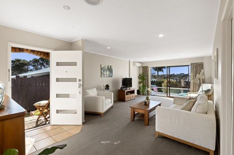 Photo of property in 6a Lucy Foster Lane, Red Beach, 0932