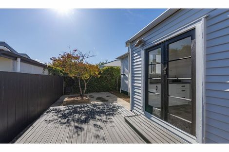 Photo of property in 37 Gresford Street, Edgeware, Christchurch, 8013