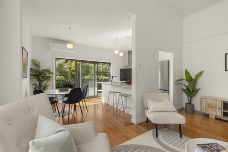 Photo of property in 215 Rintoul Street, Berhampore, Wellington, 6023