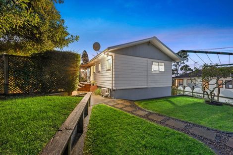 Photo of property in 24 Beauchamp Drive, Massey, Auckland, 0614