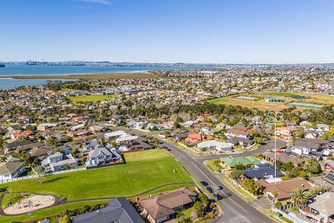 Photo of property in 9 Westpark Drive, West Harbour, Auckland, 0618