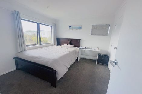 Photo of property in 2 Manutewhau Road, Massey, Auckland, 0614