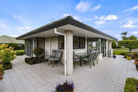 Photo of property in 2 Pat O'connor Place, Manurewa, Auckland, 2105
