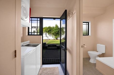 Photo of property in 144 Lemon Street, Strandon, New Plymouth, 4312