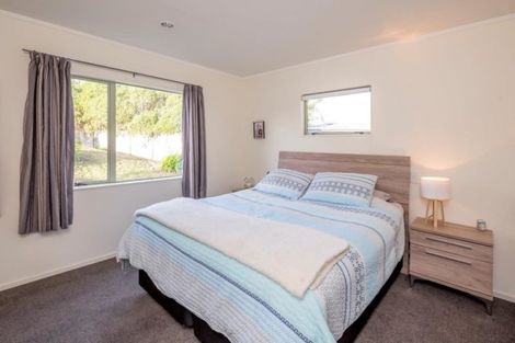 Photo of property in 5 Barrett Drive, Waikanae Beach, Waikanae, 5036