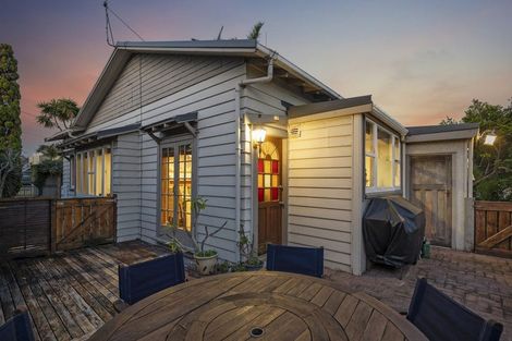 Photo of property in 1/305 Lake Road, Hauraki, Auckland, 0622