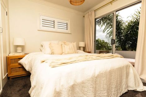 Photo of property in 11a Mizpah Road, Waiake, Auckland, 0630