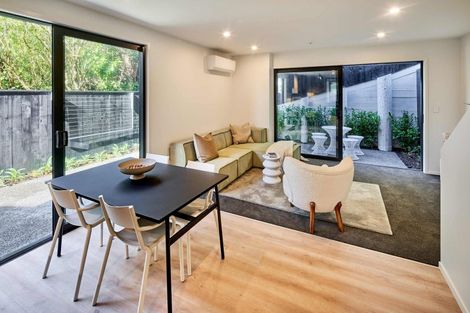 Photo of property in 17 Ara Toutouwai, Karori, Wellington, 6012